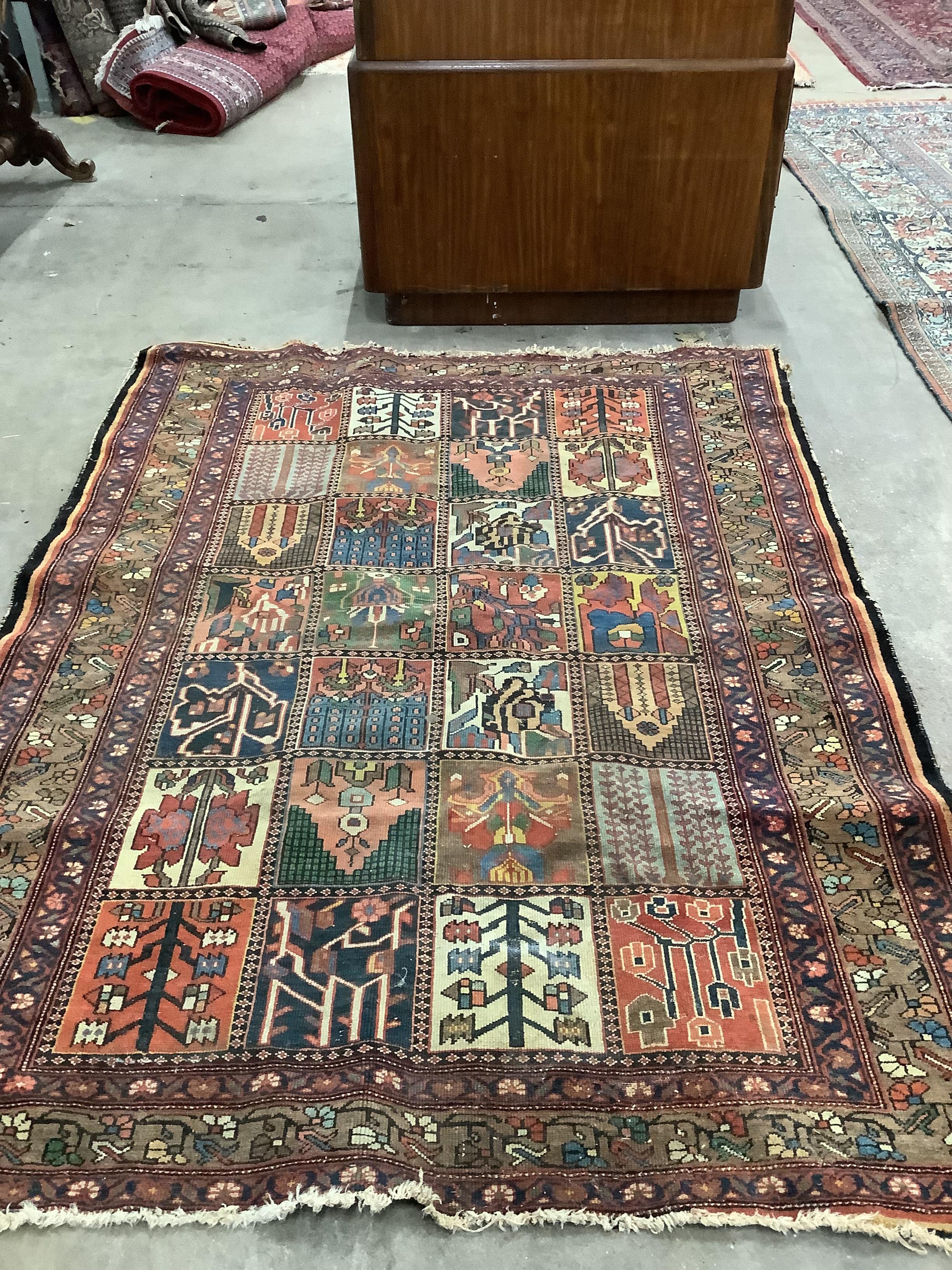 A Baktiari rug, 210 x 152cm